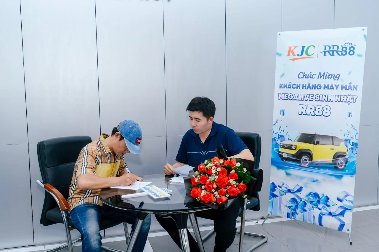 lễn bàn giao xe vinfast vf3 megalive RR88 10